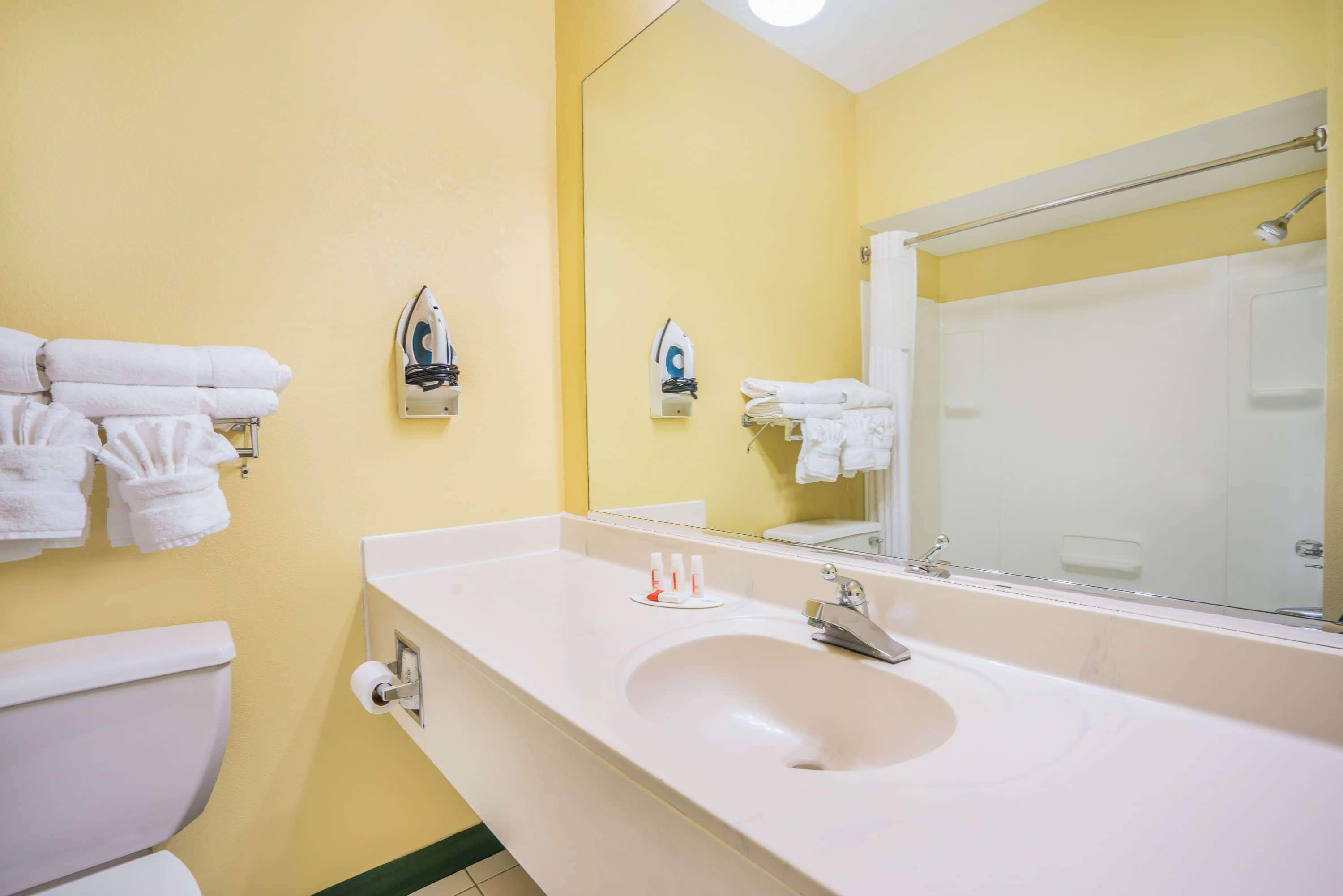 Baymont By Wyndham Warrenton Hotel Ngoại thất bức ảnh